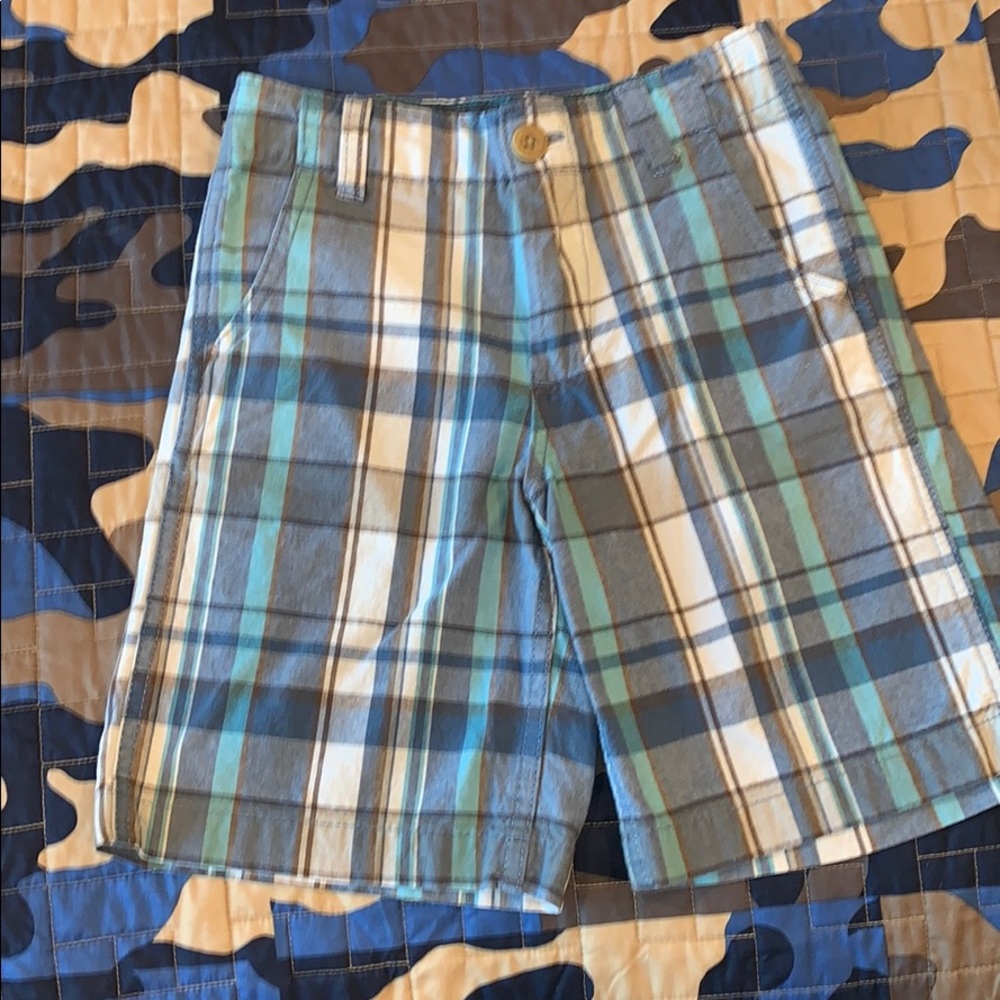 EUC Boys size 7 plaid shorts